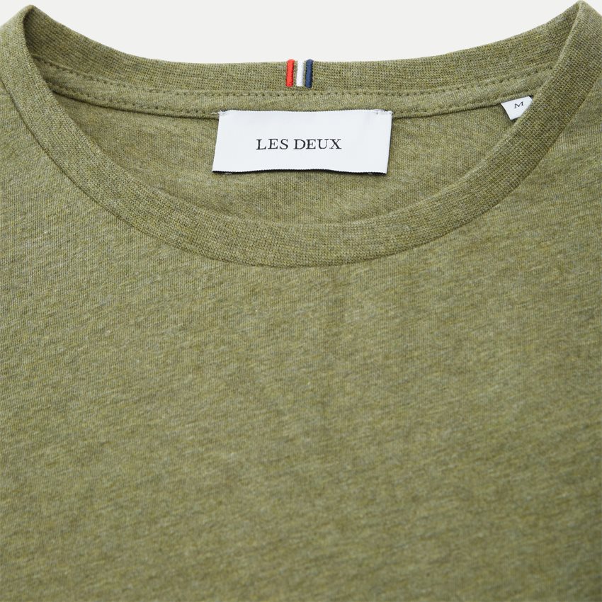 Les Deux T-shirts NØRREGAARD T-SHIRT LDM101155 2402 SURPLUS GREEN MEL/ORANGE